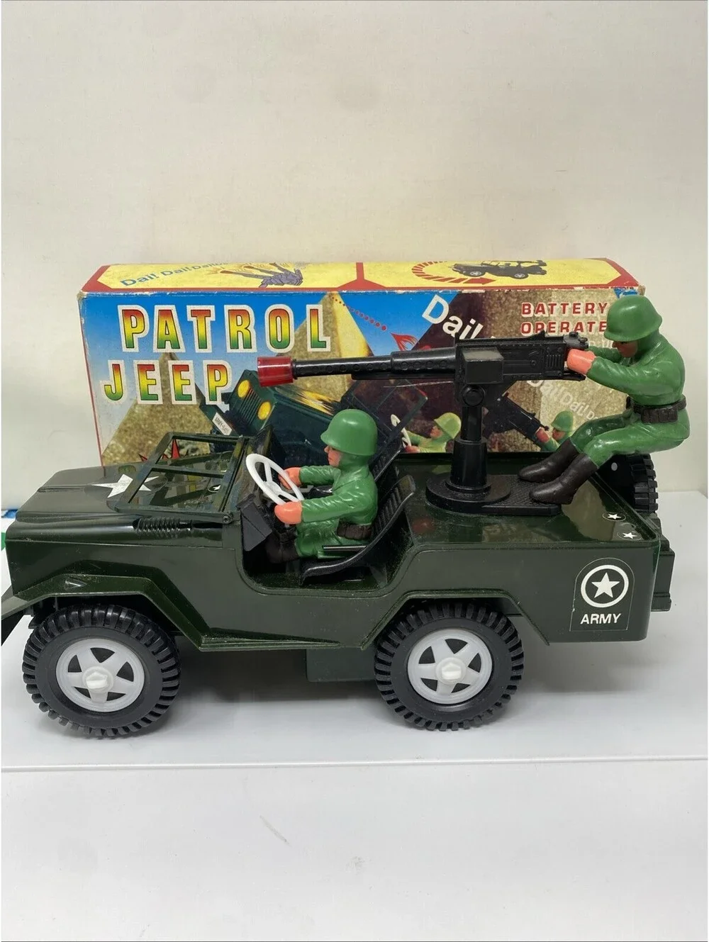 Rare Vintage Toy Army Jeep M-8401 Battery Operated 12” Long